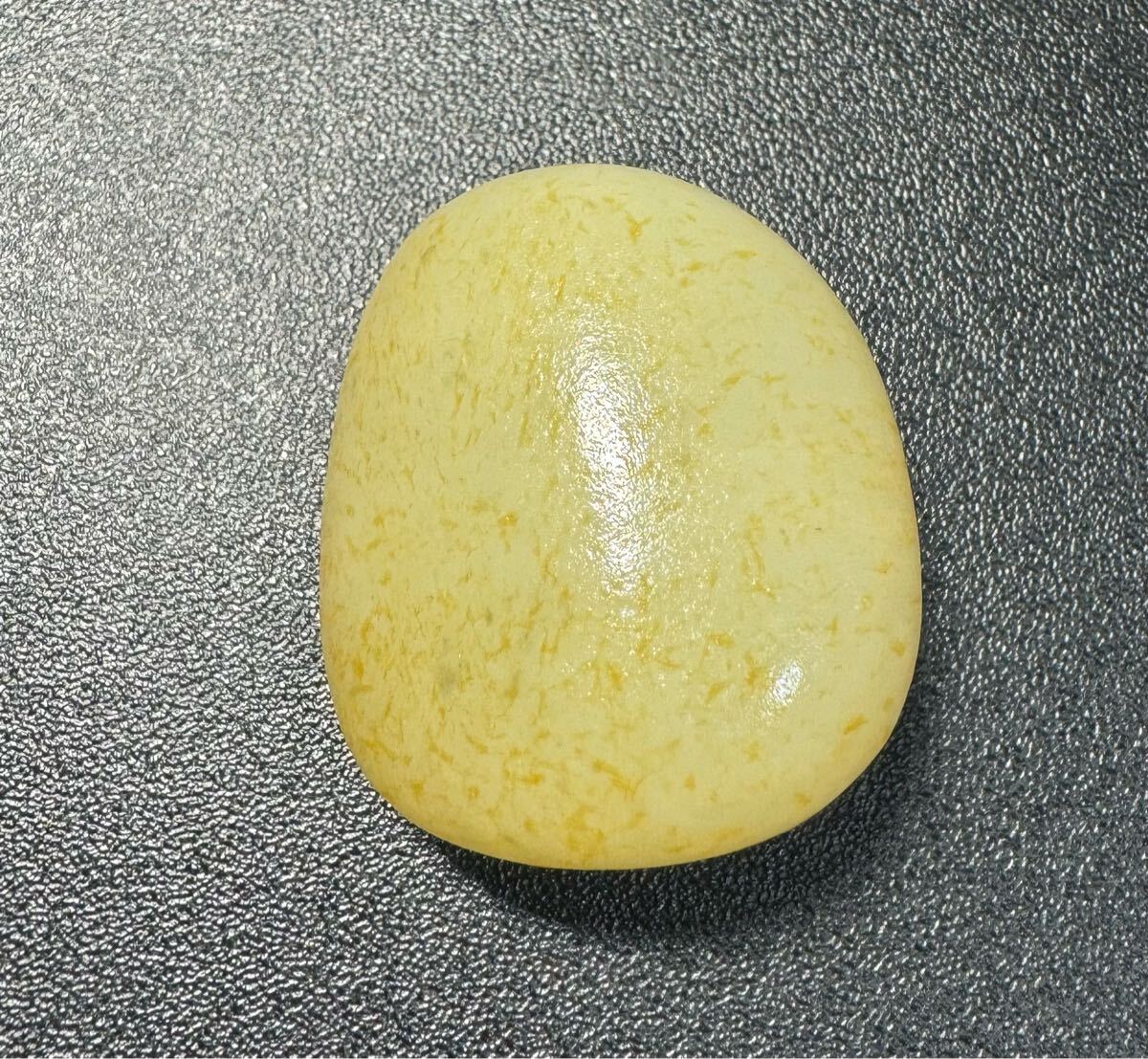 レア和田玉 新彊産 軟玉原石木一タン本玉中國玉彫刻古美術(shù)原石根付 鉱物標(biāo)本 天然石 舊家蔵出し