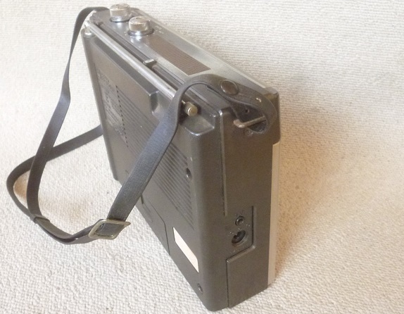 No.233 ■3バンド ラジオ ■TOSHIBA 東芝 RP-1540F 中古_画像4