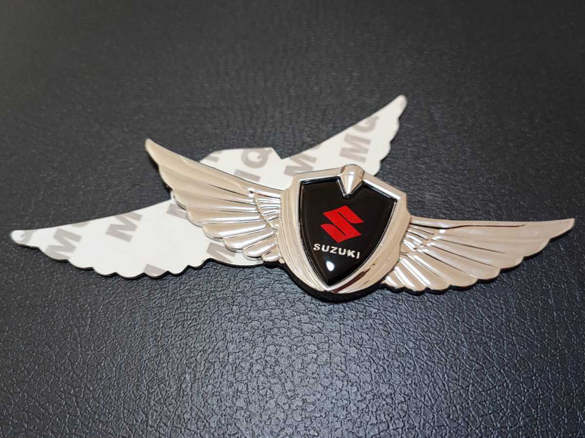 スズキ ウイングエンブレム【シルバー】ジムニー エブリイワゴン クロスビー ワゴンR アルトラパン スペーシア ハスラー スイフト