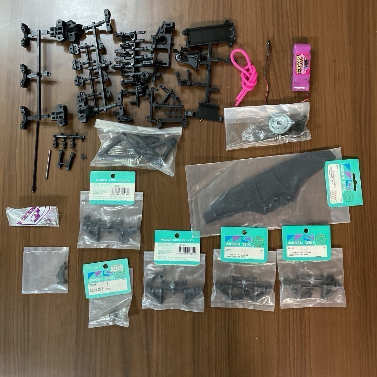 無限精機 MRX ４　1/8 エンジン ラジコンレーシングカー スペアボディ付き_画像8