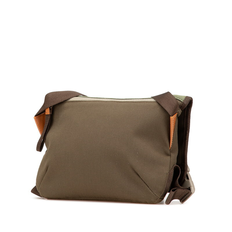 ロエベ アナグラム アイ ネイチャー 斜め掛け ショルダーバッグ メッセンジャーバッグ カーキグリーン グリーン LOEWE 【中古】
