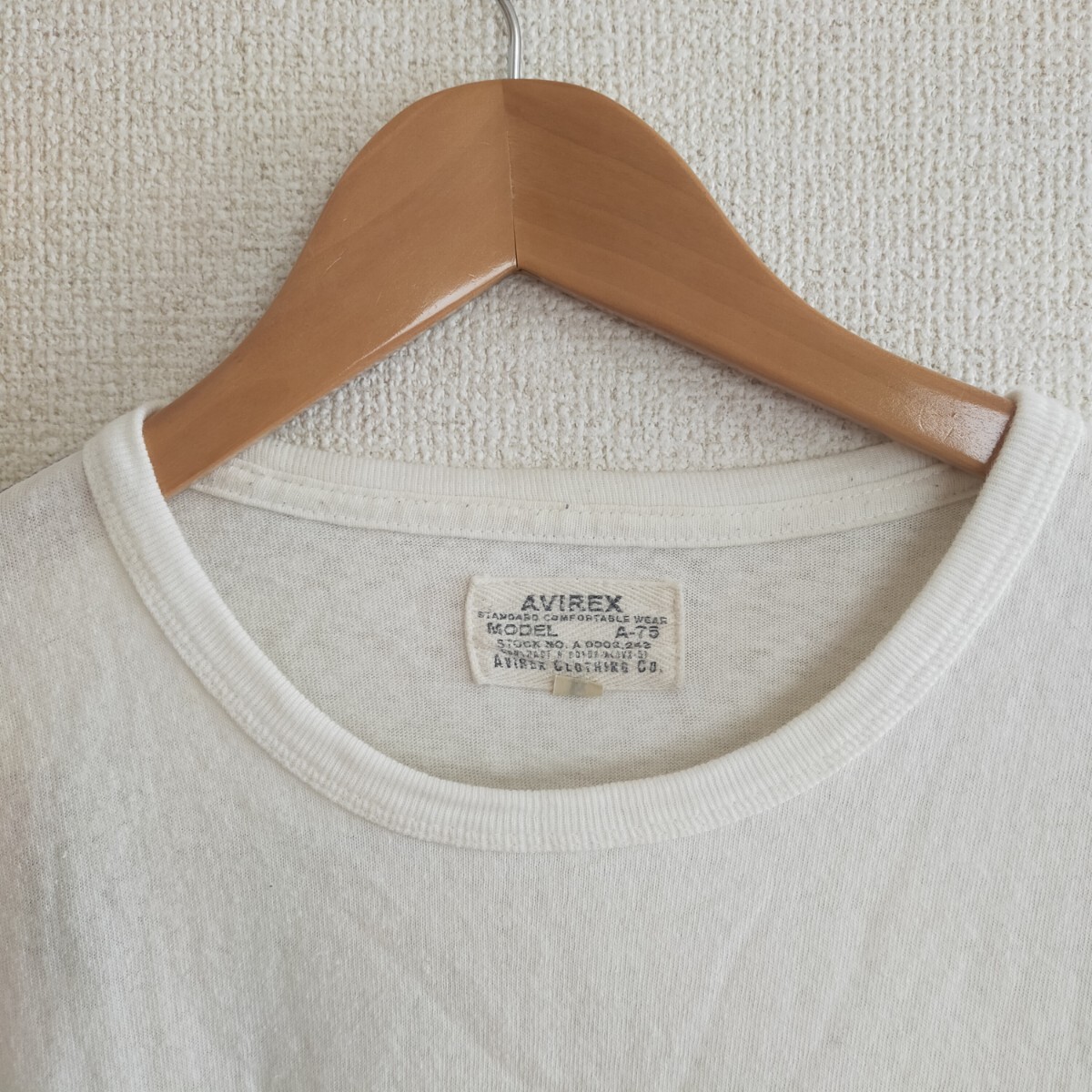 AVIREX アヴィレックス フロッキープリント 半袖Tシャツ ピンナップガール B-17G M ホワイト(白)