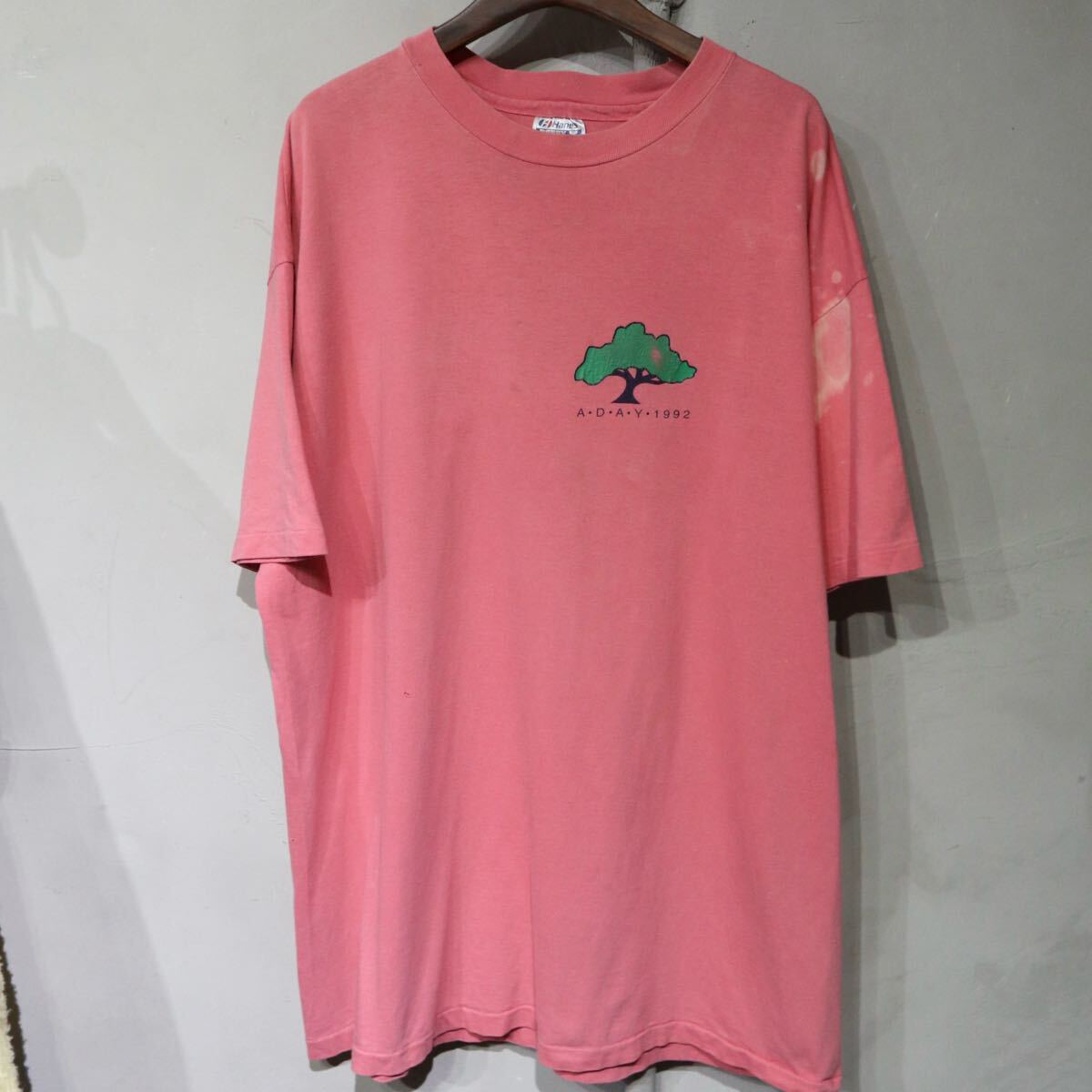 【即決】80s Hanes BEEFY-T ヘインズ ビーフィー Tシャツ ADAY1992 ピンク バックプリント シングルステッチ USA アメリカ製 古着 XL_画像2