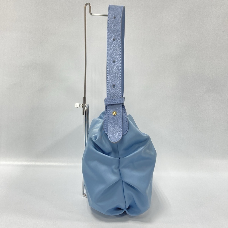 VIOLA d’ORO/ヴィオラドーロ/ナイロン×レザー/セミショルダー/ハンドバッグ/ブルー系/ゴールド金具/ロゴ刻印オリジナルファスナープル_画像3