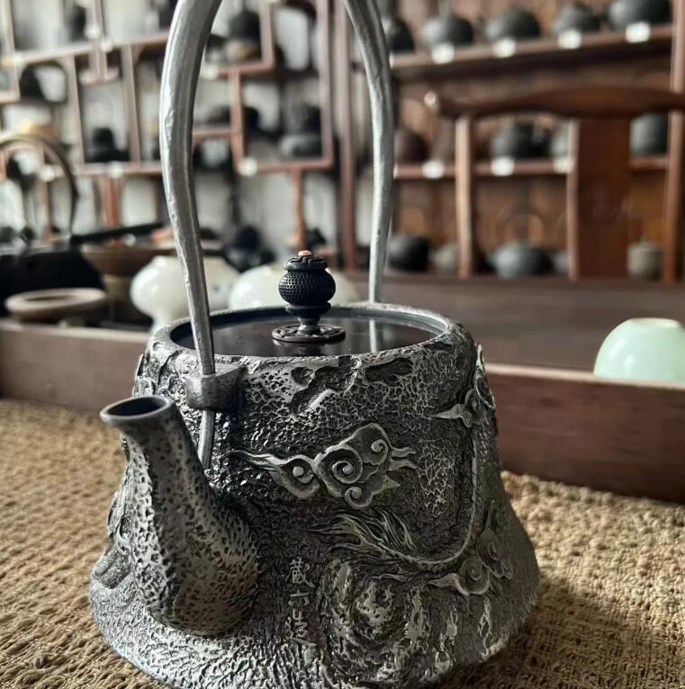 鉄瓶でお茶を沸かす家庭用鋳鉄ケトル砂鉄純手作り銑鉄