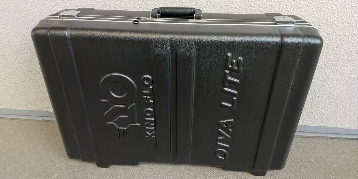 KINO FLO DIVA LITE DIV-400[ハードケースkit]蛍光燈ライト 100V 照明 撮影用ライト(直接手渡し可)