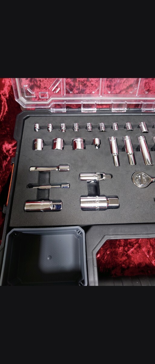 ソケットレンチセット 1/4 in (6.35mm)3/8in (9.5mm)31ピース+ボルトケース 未使用 送料無料(込) 即決 2900円です。_画像3
