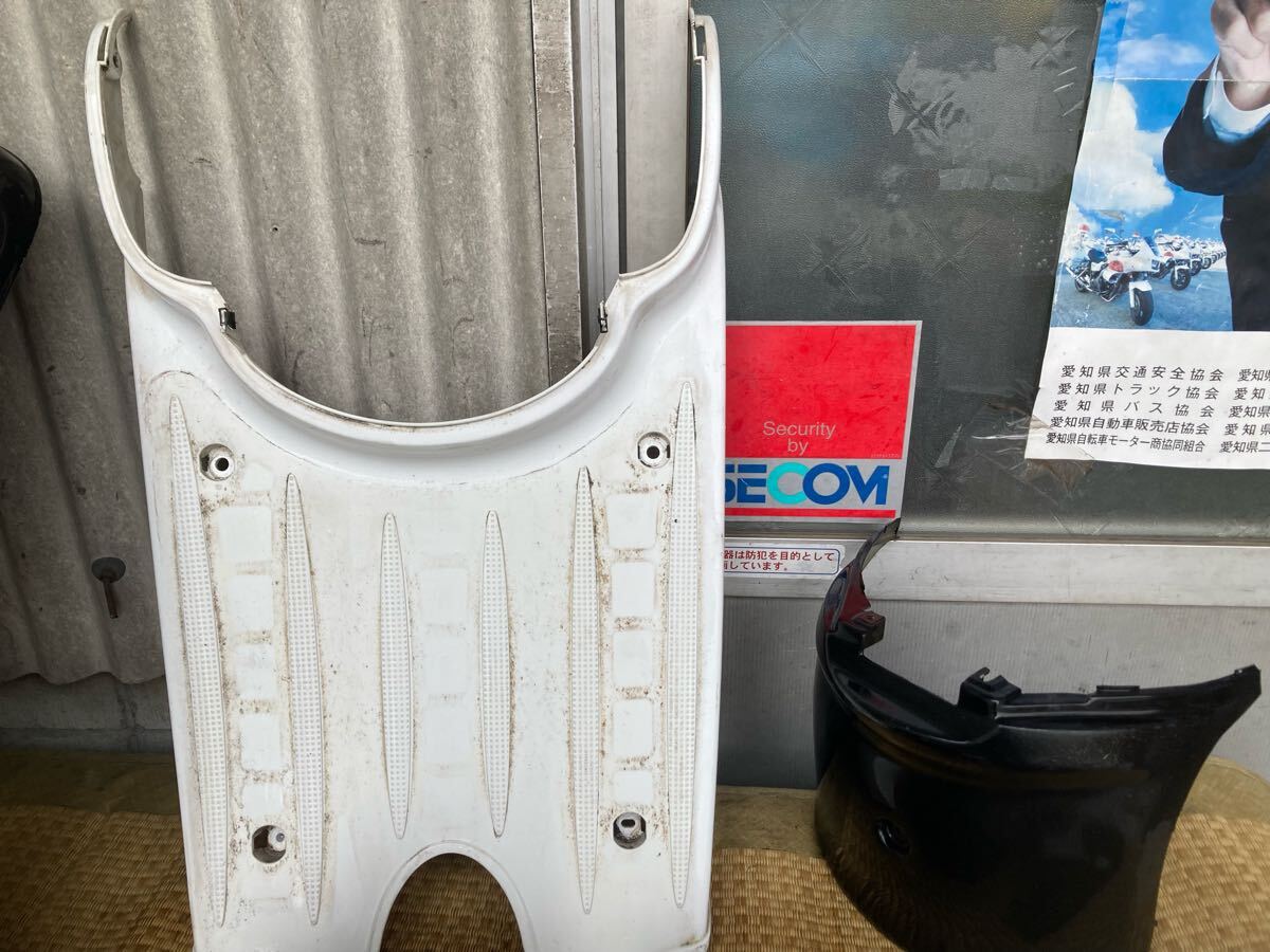 59077■ ヤマハ ビーノ SA10J (073番台〜) 外装 純正 インナー ボード フロント カウル フェンダー ライト サイド カバー セット_画像4