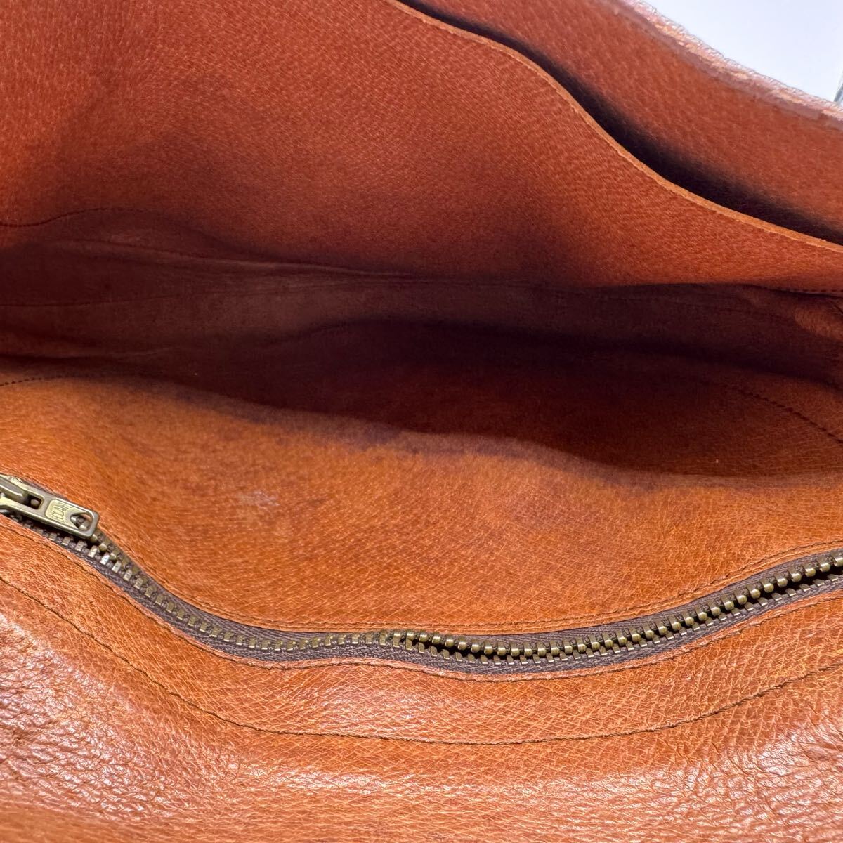 LOUIS VUITTON Louis Vuitton монограмма Chantez .GM сумка на плечо 