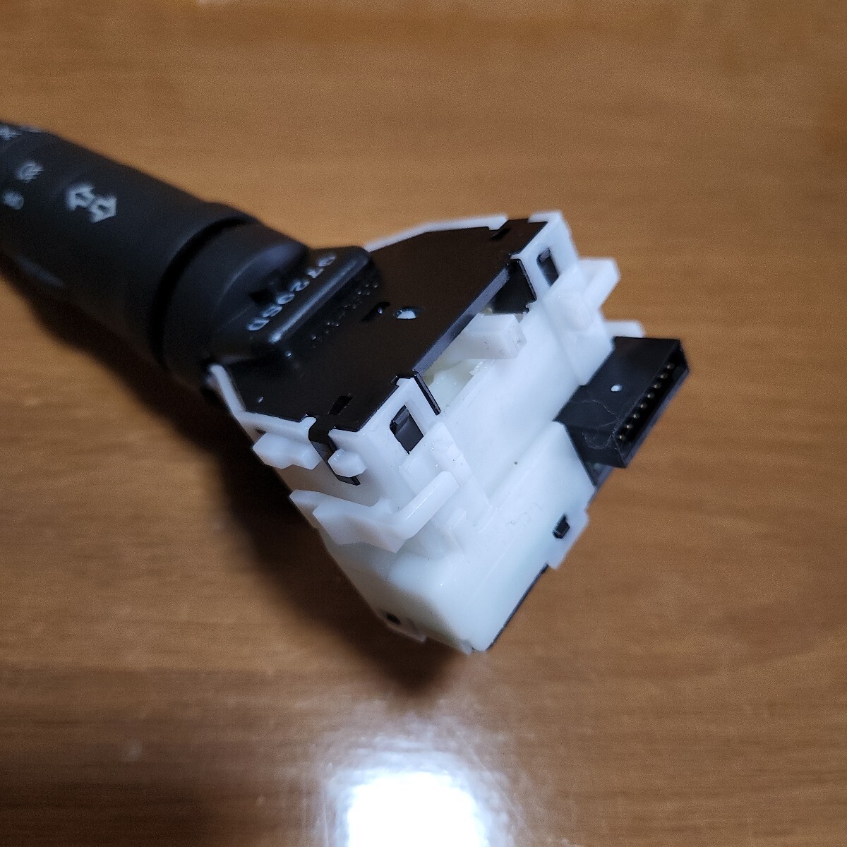 取付部の割れはありません