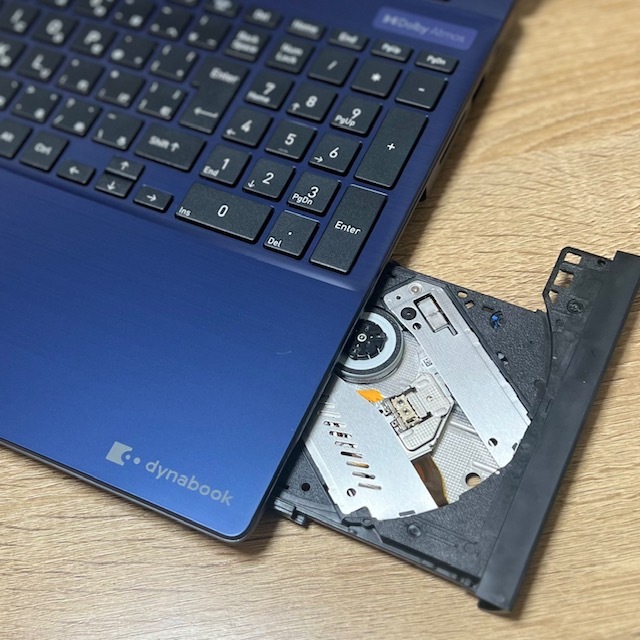 2024◇ほぼ未使用級(jí)◇オールインワンノート【 dynabook P1-E8XJ-BL 】Corei7-1360P☆NVMeSSD1TB☆メモリ32GB☆Blu-ray☆カメラ☆Wi-Fi6