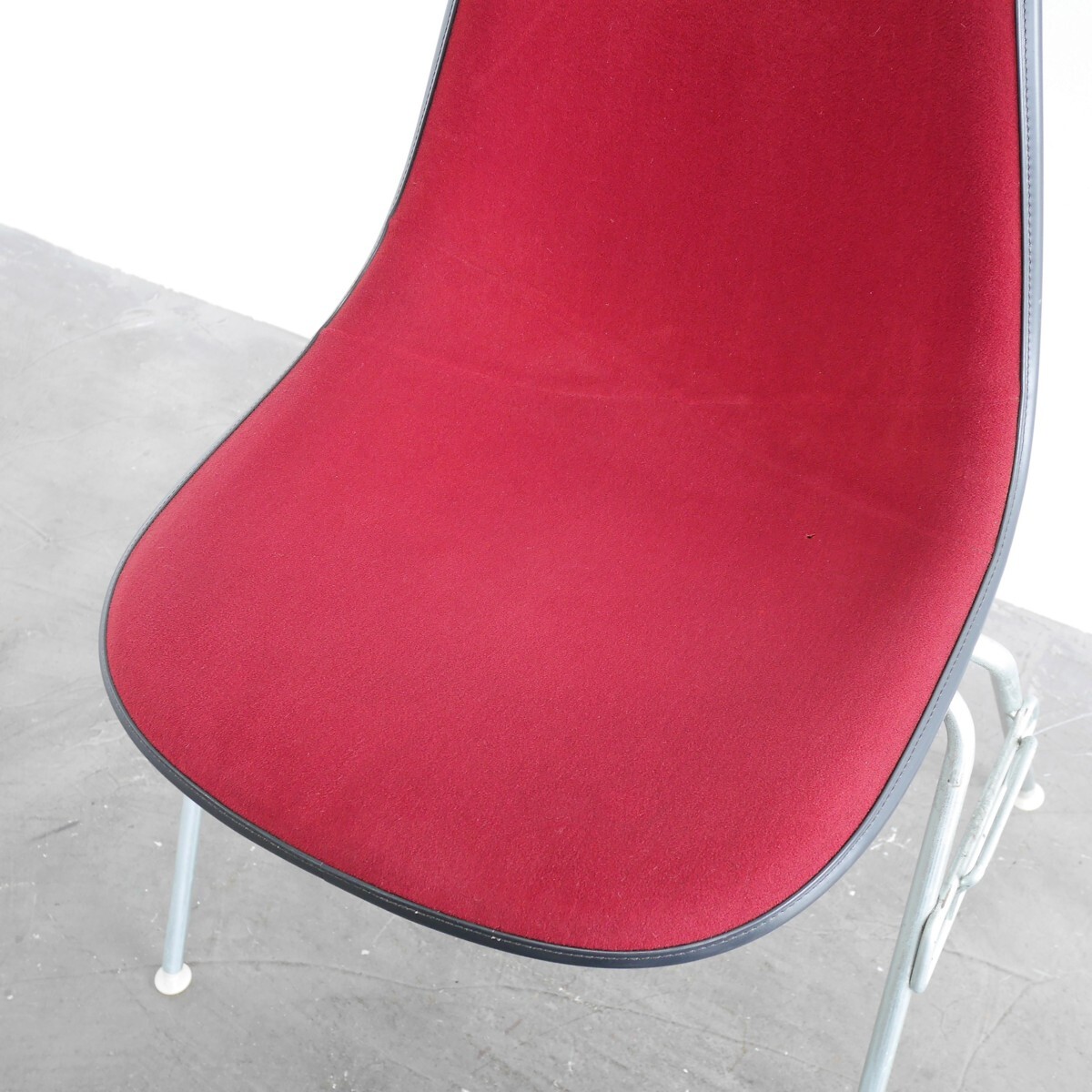 ＃3974　アメリカ　80's　ヴィンテージ　Herman Miller　ハーマンミラー　イームズシェルサイドチェア　布張り　スタッキング　椅子