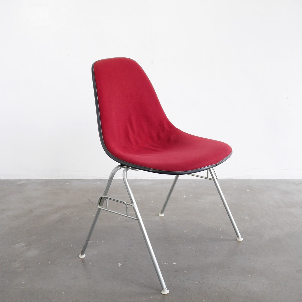 ＃3976　アメリカ　80's　ヴィンテージ　Herman Miller　ハーマンミラー　イームズシェルサイドチェア　布張り　スタッキング　椅子