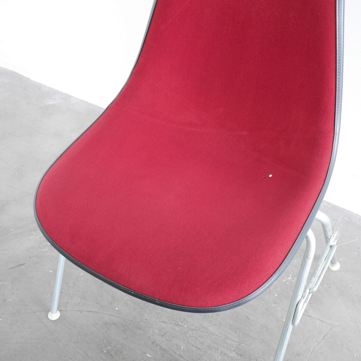 ＃3974　アメリカ　80's　ヴィンテージ　Herman Miller　ハーマンミラー　イームズシェルサイドチェア　布張り　スタッキング　椅子