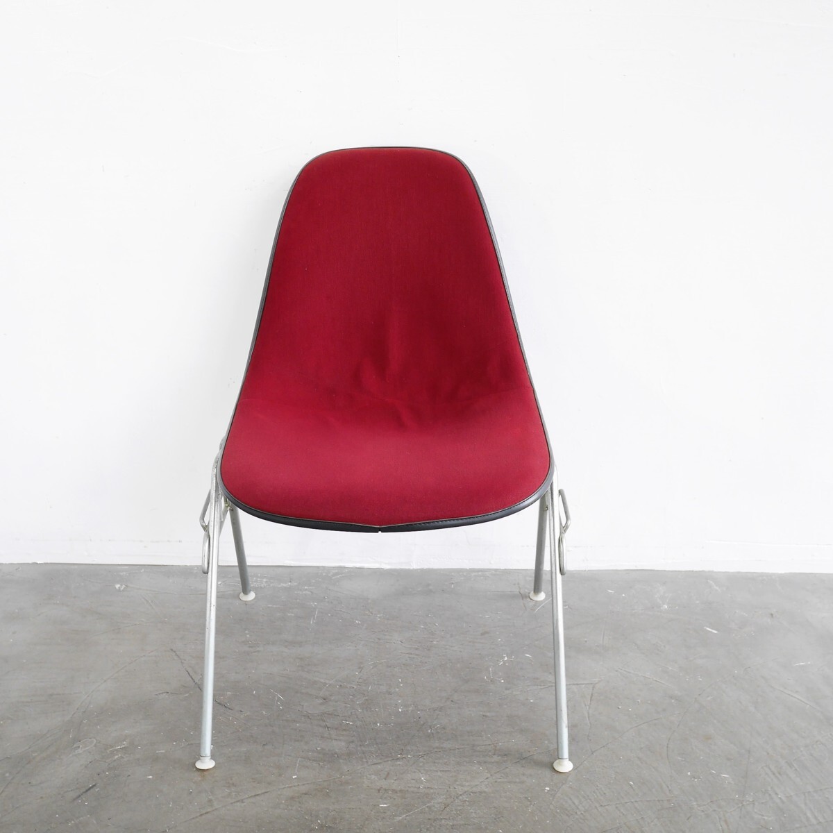 ＃3976　アメリカ　80's　ヴィンテージ　Herman Miller　ハーマンミラー　イームズシェルサイドチェア　布張り　スタッキング　椅子