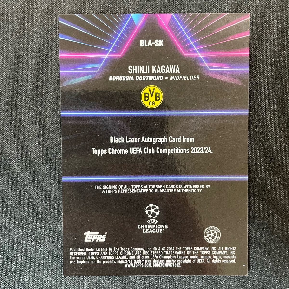 2023-24 Topps Chrome UEFA Black Lazer Shinji Kagawa Auto