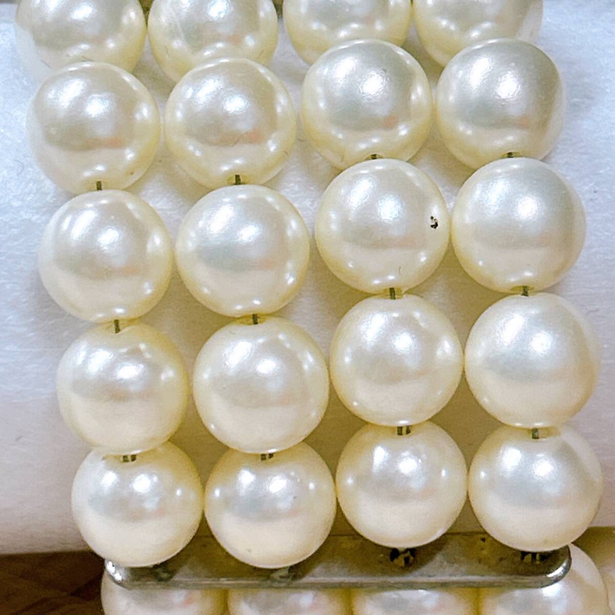 【01】送料185円 バングル ブレスレット 真珠？パール？ 上品 アクセサリー 中古品