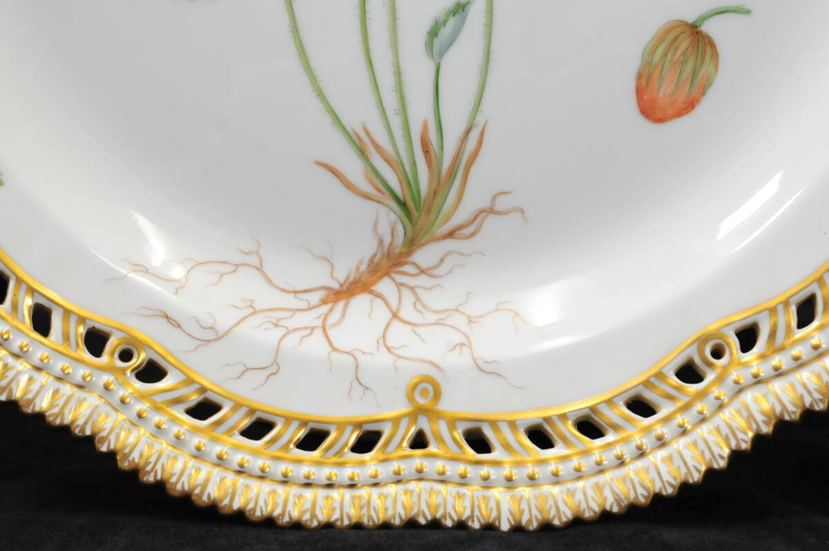 Royal Copenhagen　ロイヤルコペンハーゲン　フローラダニカ　ディナープレート　ピアスエッジ 20：3526 直徑：約27cm 箱無 ② 03403053-4