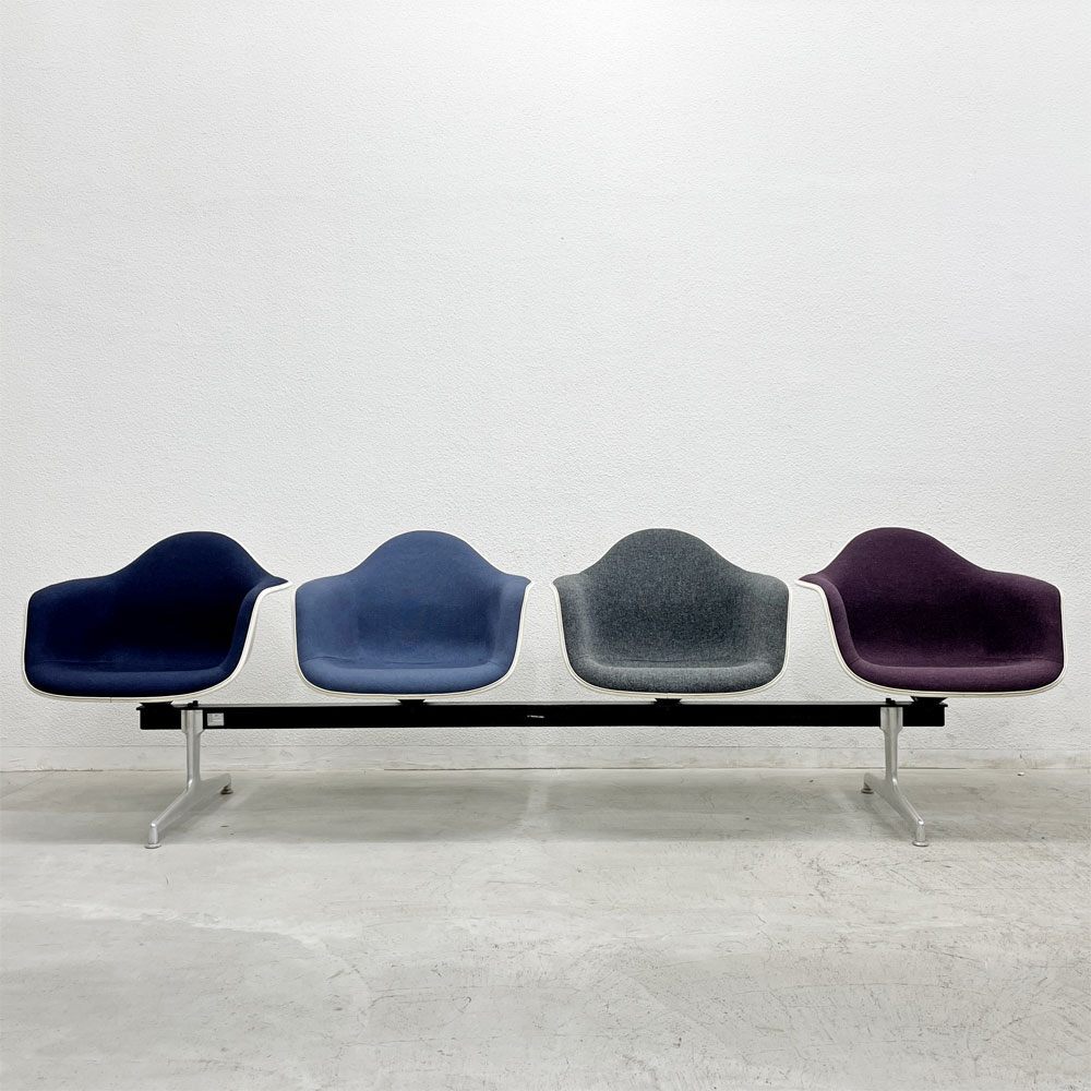 〓 ハーマンミラー Herman Miller ビンテージ エアポートベンチ タンデムシート 4連 アームシェル 2nd ファブリック イームズ 希少 C