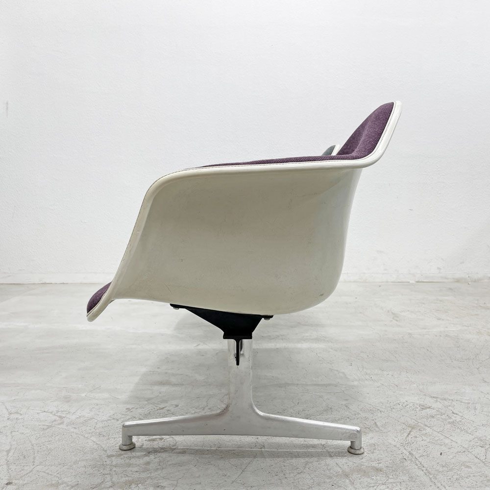 〓 ハーマンミラー Herman Miller ビンテージ エアポートベンチ タンデムシート 4連 アームシェル 2nd ファブリック イームズ 希少 C