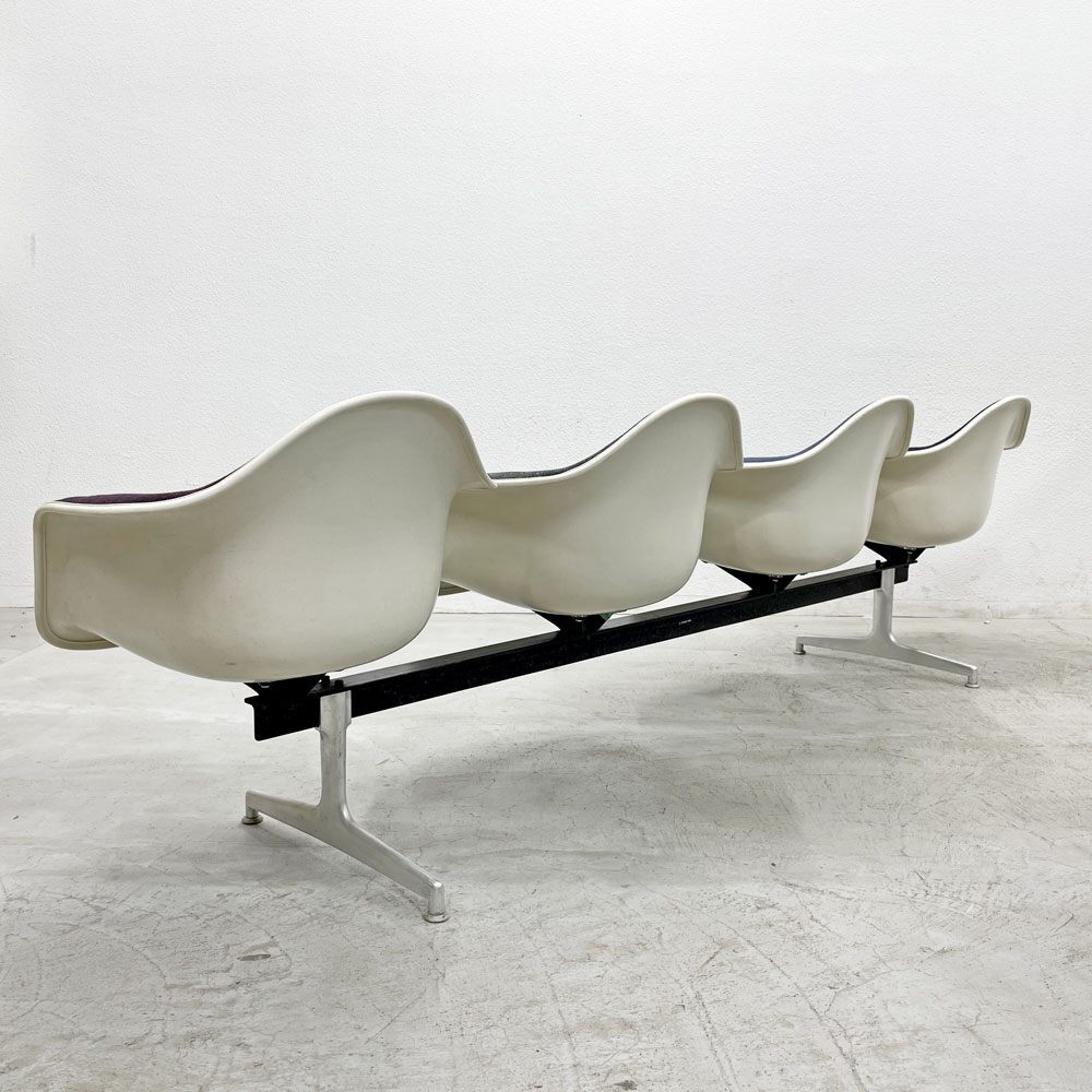 〓 ハーマンミラー Herman Miller ビンテージ エアポートベンチ タンデムシート 4連 アームシェル 2nd ファブリック イームズ 希少 C