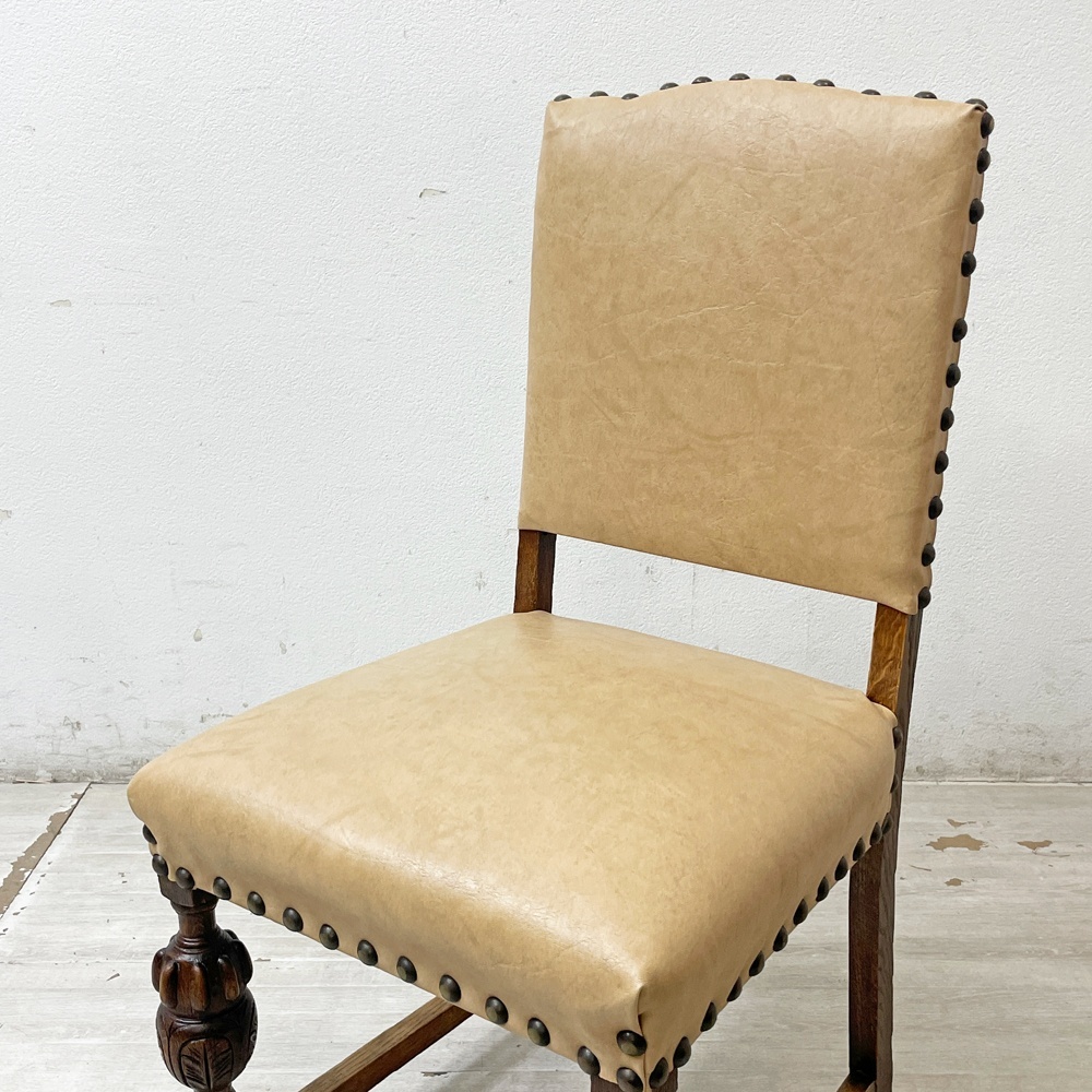 ● UKビンテージ Vintage ダイニングチェア オーク材 PVCレザーシート 鋲打ち バルボスレッグ 英國(guó)家具 英國(guó)アンティーク B