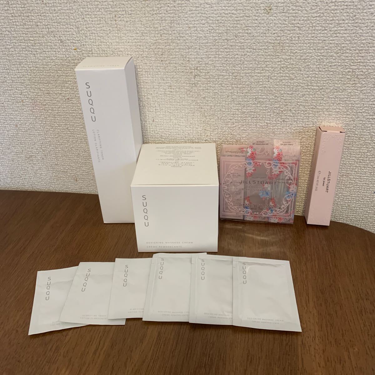 SUQQU スック 化粧水、未使用:クリーム、試供品＋JILLSTUART ジルスチュアート リップ三本 まとめ売り コスメ 基礎(chǔ)化粧品