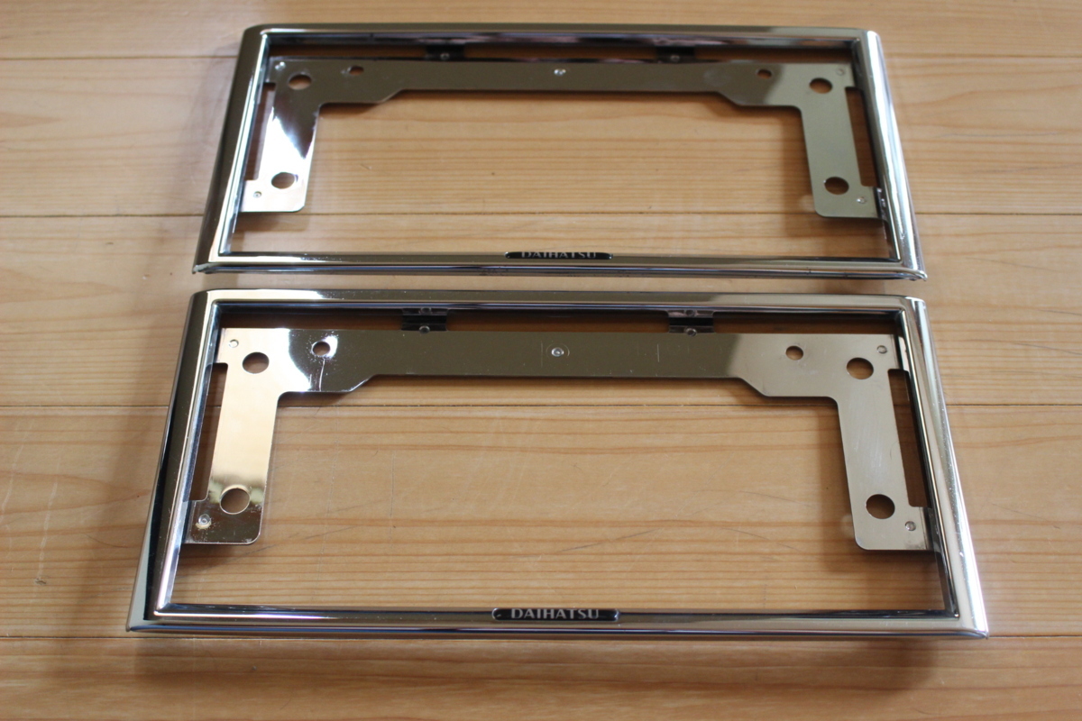 DAIHATSUダイハツ純正OP■現(xiàn)行品■シルバーメッキナンバーフレーム■２枚