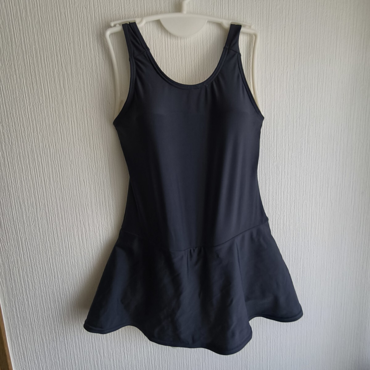 送料無(wú)料！ECOタンス整理品?アイルズスカート付き水著150センチ記名あり