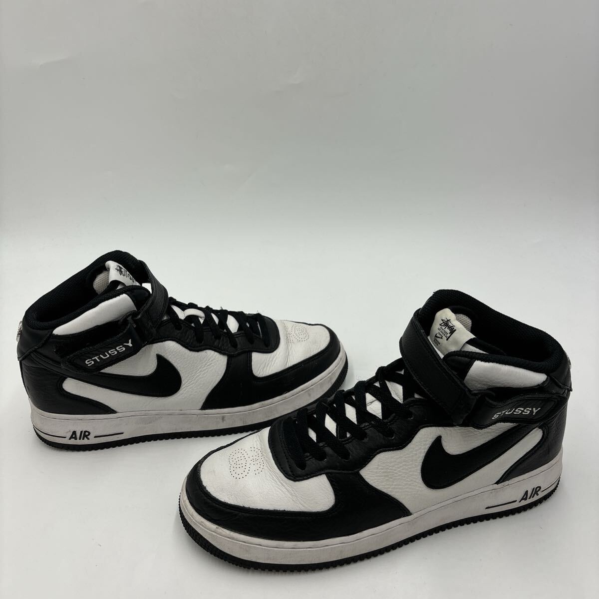 I ＊ 22年製 '希少 コラボモデル' NIKE ナイキ × STUSSY ステューシー AIR FORCE 1 MID エアフォース スニーカー 28cm メンズ DJ7840-002_画像3