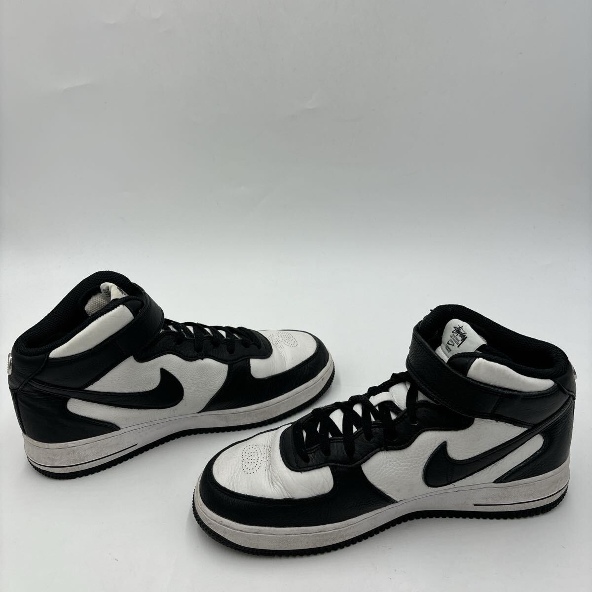 I ＊ 22年製 '希少 コラボモデル' NIKE ナイキ × STUSSY ステューシー AIR FORCE 1 MID エアフォース スニーカー 28cm メンズ DJ7840-002_画像4