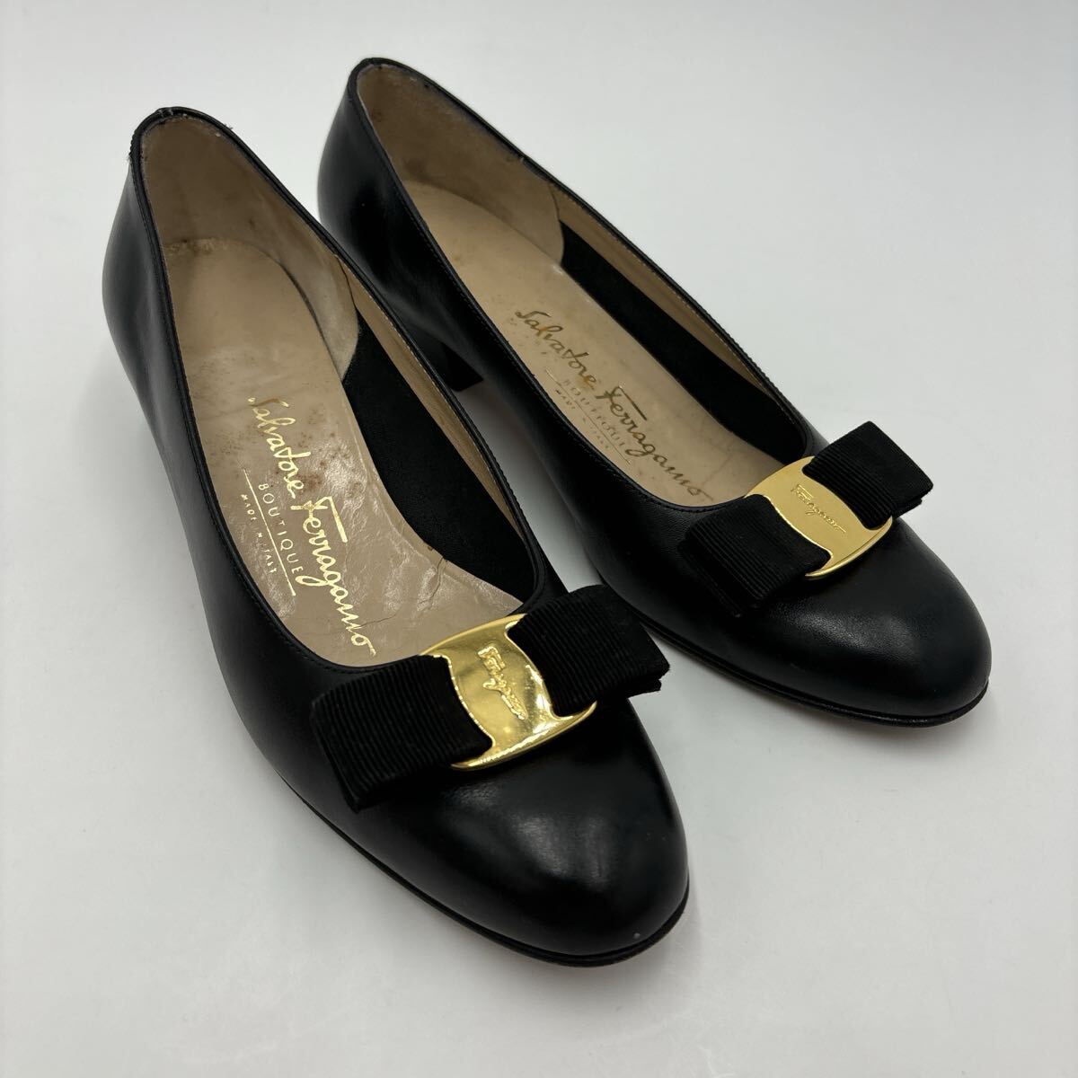 M ＊ イタリア制 '高級(jí)婦人靴' Salvatore Ferragamo サルヴァトーレフェラガモ 本革 ヴァラリボン ヒール / パンプス 6B 23cm レディース