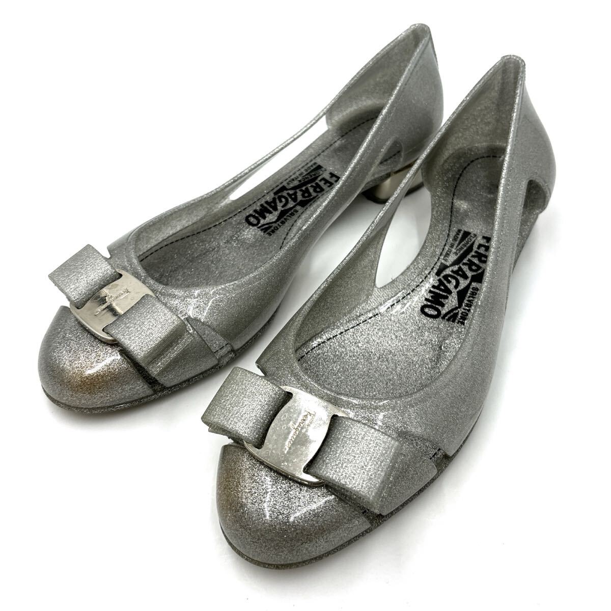 M ＊ イタリア制 '高級婦人靴' サルヴァトーレフェラガモ Salvatore Ferragamoヴァラリボン ラバー ヒール / パンプス US6 23cm レディース