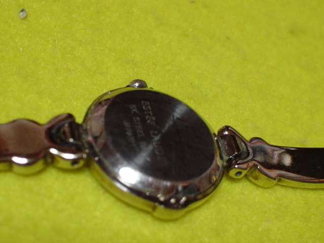 ESTEE LAUDER женский наручные часы белый тонкий JAPAN разряженная батарея 