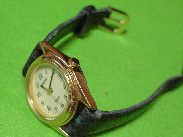 SEIKO　ALBA　女性用腕時(shí)計(jì)　ゴールド＆ホワイト　JAPAN