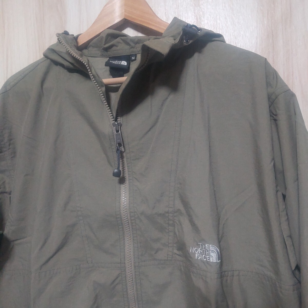 THE NORTH FACEノースフェイス /ナイロンパーカー ジャケット/サイズMカーキ未使用保管品