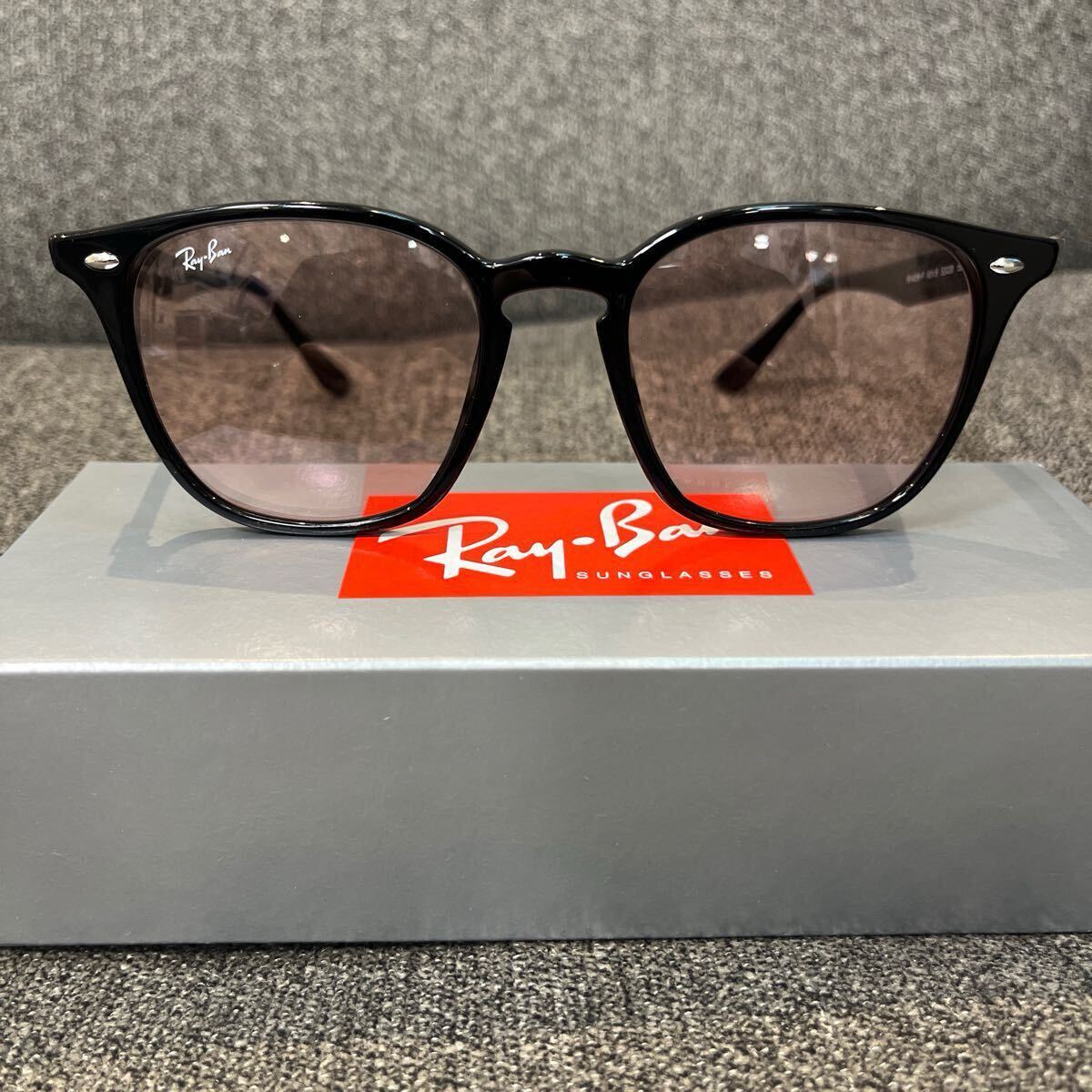 即決即発送！RayBan レイバン　RB4258F 601/5 52 ブラック/ライトピンク正規(guī)品 アジアフィット　ルックスオティカジャパン正規(guī)　ケース茶