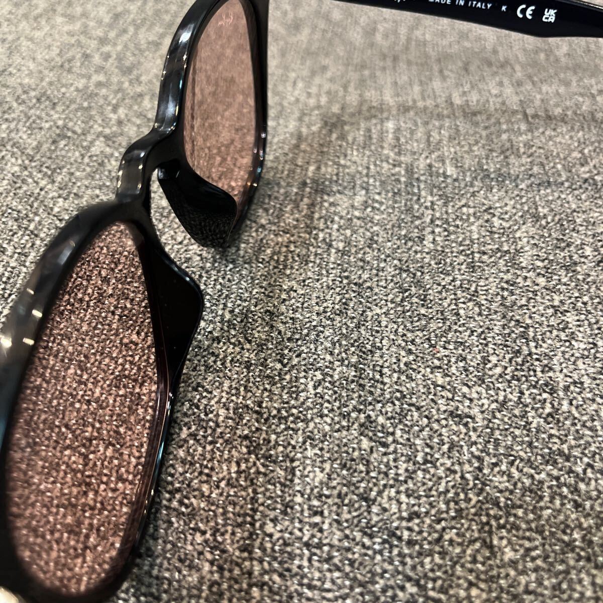 即決即発送！RayBan レイバン　RB4258F 601/5 52 ブラック/ライトピンク正規(guī)品 アジアフィット　ルックスオティカジャパン正規(guī)　ケース茶