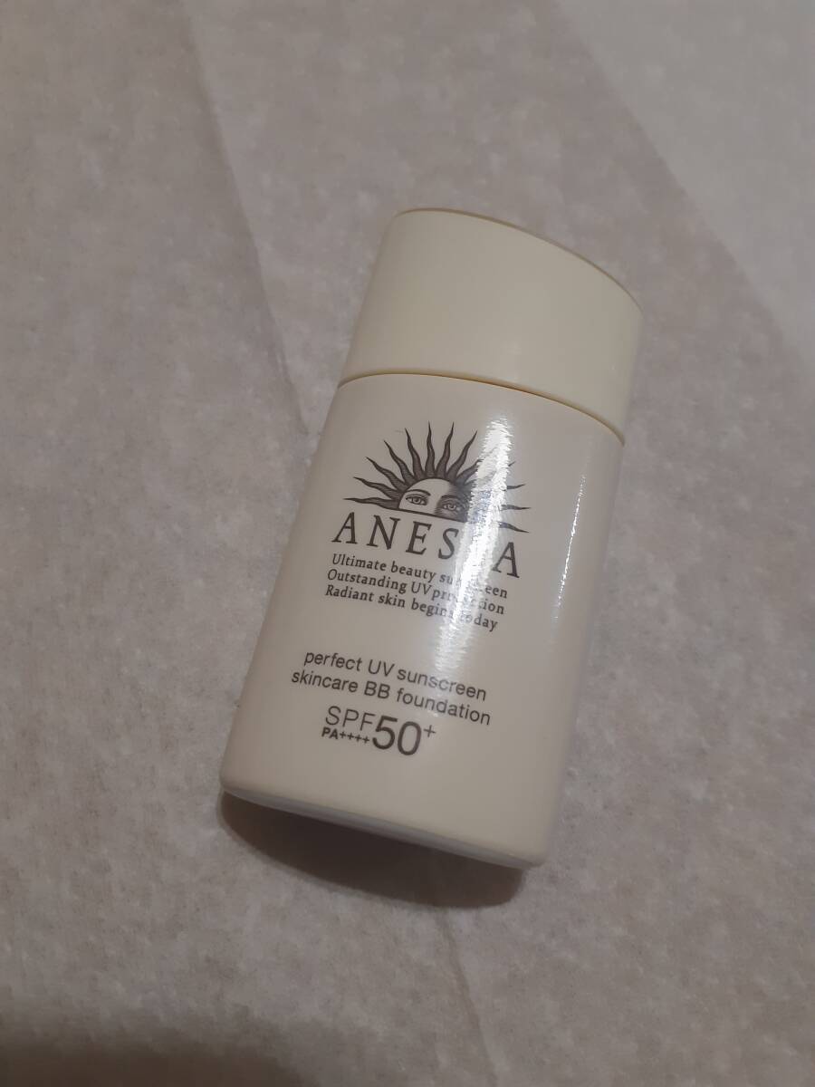アネッサ　パーフェクトＵＶ　スキンケアＢＢ　ファンデーション　a