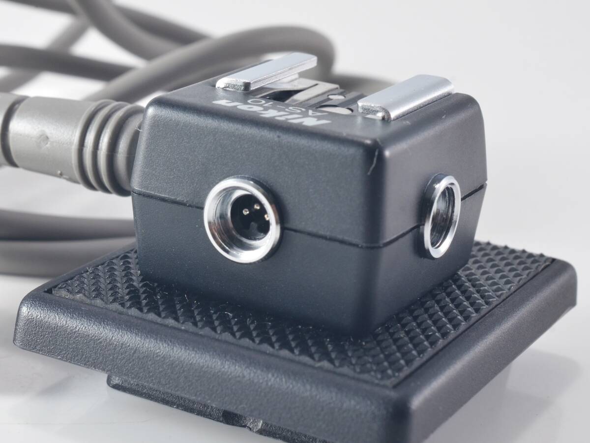 [美品] Nikon (ニコン) AS-10 TTL増灯アダプター コード付 (54837)_画像4