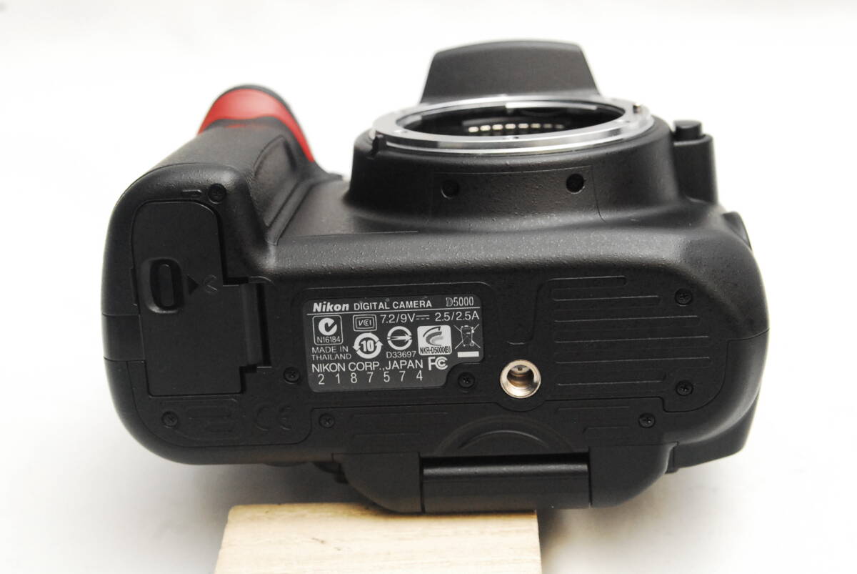Nikon D5000/DX 18-70mm ED (訳アリ品） Nokon D5000/DX 18-70mm ED (訳アリ品） 05-09-01