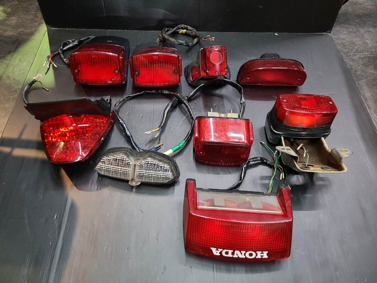 テールランプ ライト セット 割れ、ヒビあり VF400F バンディット CB250R バルカン ビラーゴ セロー Vマックス HM-43-RC JADE _画像1