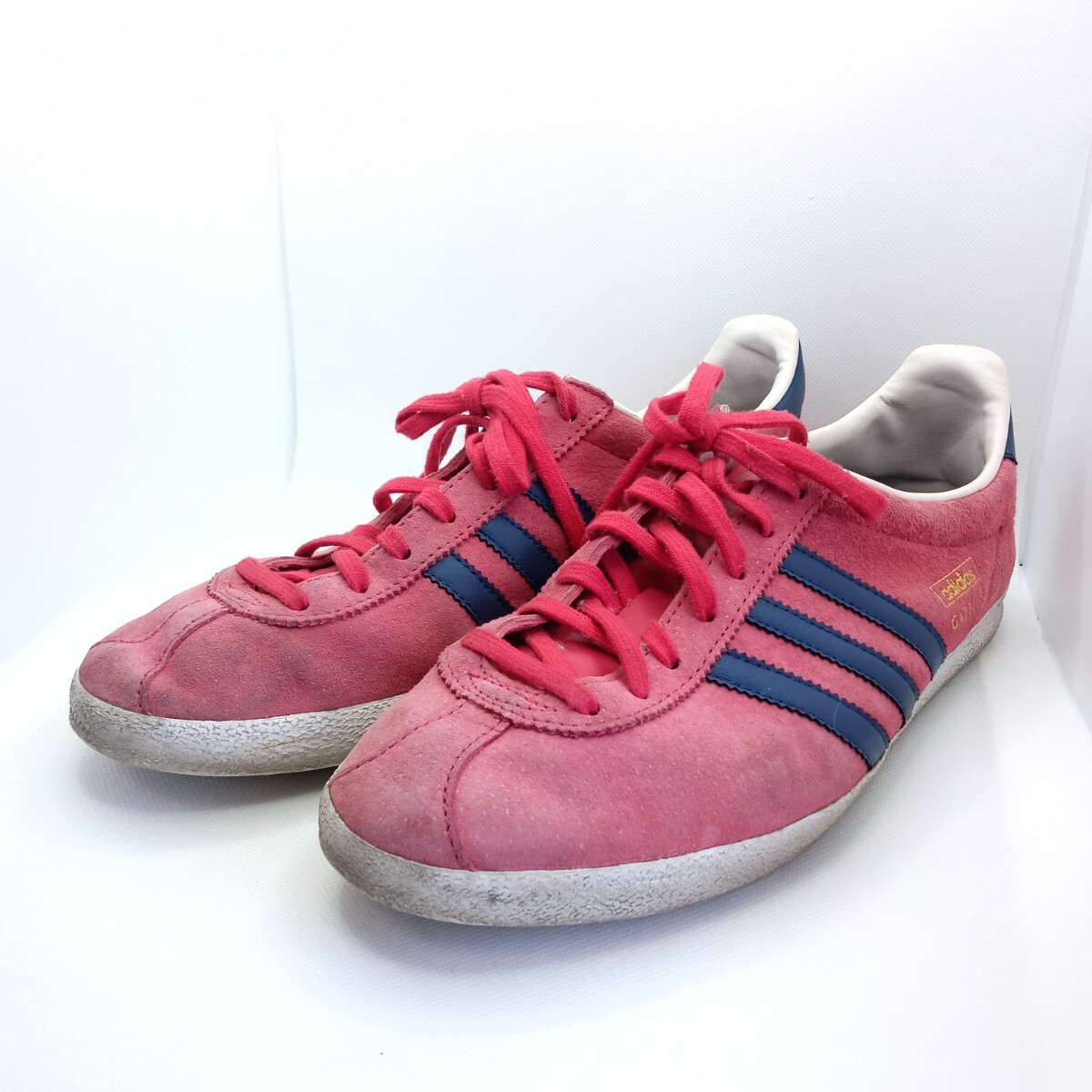 🦭AKI | @adidasoriginals 春色ネイビーピンクガゼルちゃん