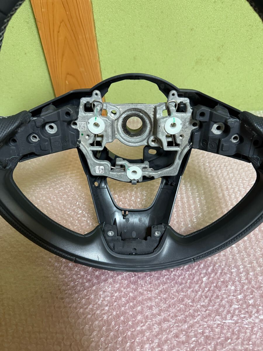 ★新車外し★トヨタ 純正 ヤリスクロス GR スポーツ レザー ステアリング ハンドル グレー シルバー ステッチ パンチング 6436038_画像8