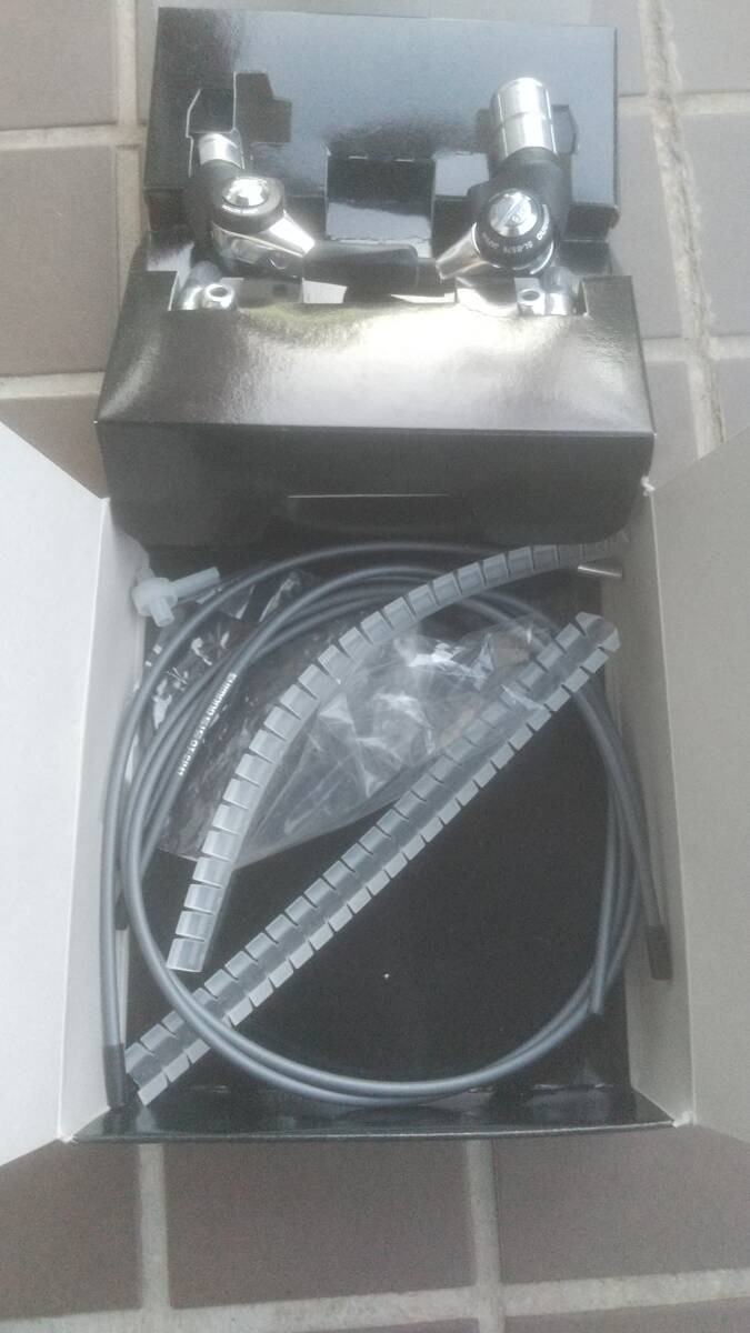 おまけで畫像のワイヤー類も付きます。