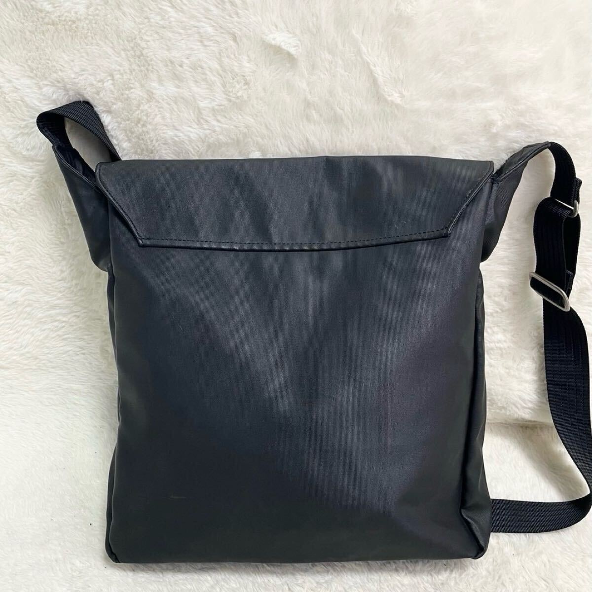 ポールスミス PaulSmith ショルダーバッグ ボディバッグ バック 斜め掛け 大容量 多機能 A4可 ブラック 黒 メンズ ユニセックス ナイロン