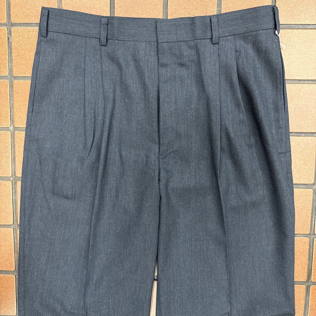 新品☆未使用 W88cm グレー系 艶感 メンズパンツ ゴルフパンツ カジュアルパンツ メンズスラックス ゴルフウェア GOLF スラックス 2タック_画像4