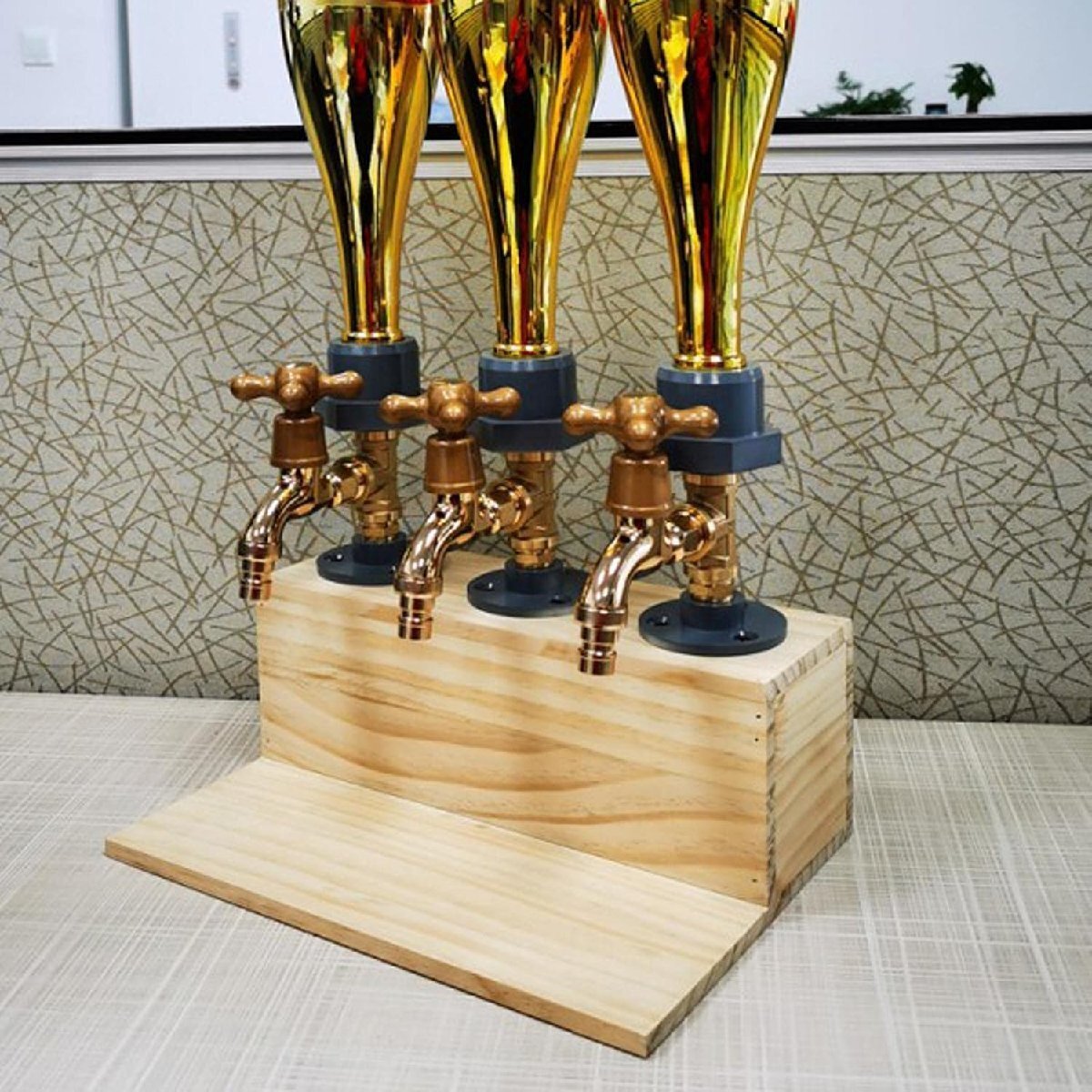 木制ベースのワインディスペンサー ビールサーバー ホームバーレストラン木制飲料ディスペンサー ドリンク保持容器
