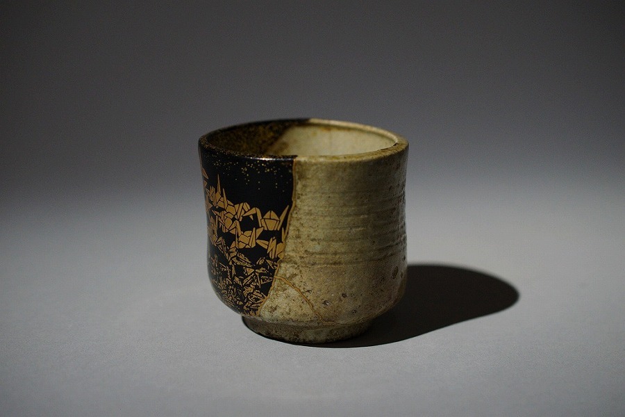 古唐津 灰釉 筒盃 ぐい飲み（桃山～江戸初期）