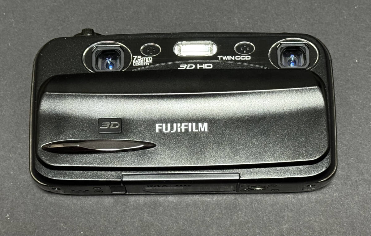 ★ [美中古] FUJIFILM FinePix REAL 3D W3 ★